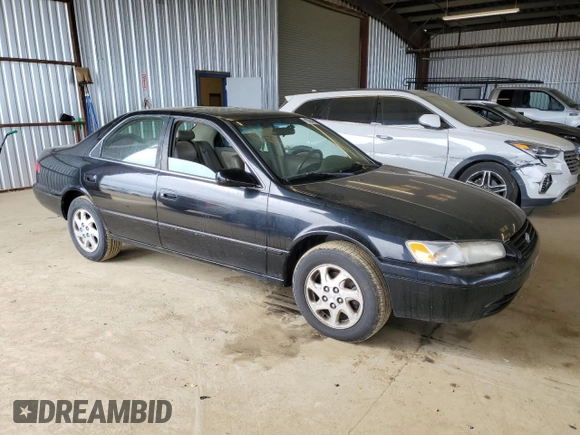 1998 Toyota Camry LE z VIN JT2BF28KXW0141801, wystawiony jako Copart lot #48014915 z przebiegiem 189 656 mil mil oraz Czysty tytuł • Clean title. Historia ofert i sprzedaży dostępna na DreamBid. Obrazek 4.