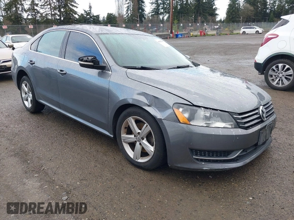 2013 Volkswagen Passat SE w/Sunroof & Nav with VIN 1VWBP7A33DC072530, listed as a IAAI auction lot 41906797 with 118,110 mi miles. Bid and sale history available at carsss.com. Image 1.