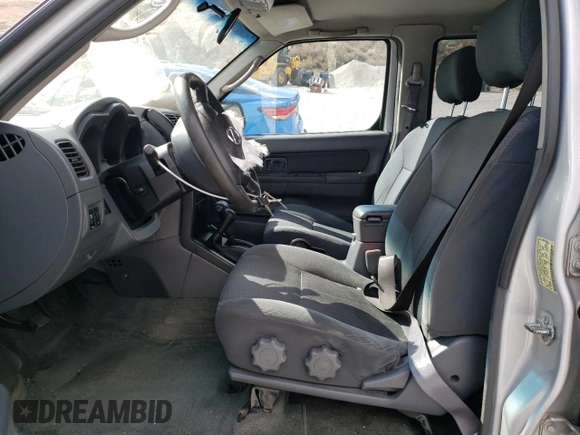 2004 Nissan Frontier SC z VIN 1N6MD29Y64C422771, wystawiony jako Copart lot #47132115 z przebiegiem 151 009 mil mil oraz Szkoda całkowita • Salvage title. Historia ofert i sprzedaży dostępna na DreamBid. Obrazek 7.