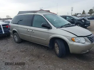 2005 Chrysler Town & Country LX with VIN 2C4GP44R75R136231, listed as a IAAI auction lot 41940756 with 150,142 mi miles. Bid and sale history available at carsss.com. Image 1.