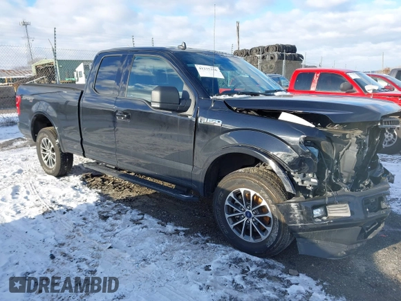 2020 Ford F-150 XL with VIN 1FTEX1EP8LFC19769, listed as a IAAI auction lot 41275336 with 61,898 mi miles. Bid and sale history available at carsss.com. Image 1.