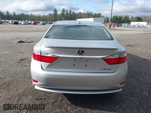 2013 Lexus ES 300h Hybrid with VIN JTHBW1GG1D2002302, listed as a IAAI auction lot 41902424 with 104,020 mi miles. Bid and sale history available at carsss.com. Image 16.