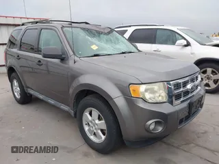2010 Ford Escape XLT с VIN 1FMCU9D78AKB95229, выставлен на аукционе IAAI как лот 42366349 с пробегом 152 077 миль миль и . История ставок и продаж доступна на DreamBid. Изображение 1.