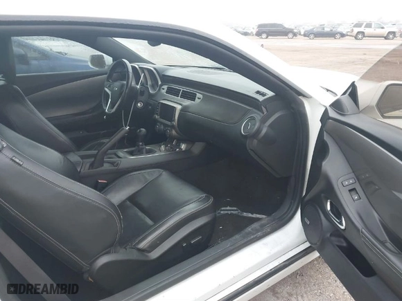 2014 Chevrolet Camaro LT with VIN 2G1FG1E39E9227580, listed as a IAAI auction lot 41517783 with 210918 miles. Bid and sale history available at carsss.com. Image 5.