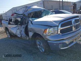 2015 Ram 1500 Lone Star z VIN 1C6RR6LT1FS668626, wystawiony jako IAAI lot #41503986 z przebiegiem 165 937 mil mil oraz . Historia ofert i sprzedaży dostępna na DreamBid. Obrazek 1.