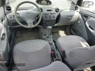 2000 Toyota ECHO z VIN JTDBT1233Y0035527, wystawiony jako Copart lot #58569985 z przebiegiem 96 437 mil mil oraz Szkoda całkowita • Salvage title. Historia ofert i sprzedaży dostępna na DreamBid. Obrazek 8.