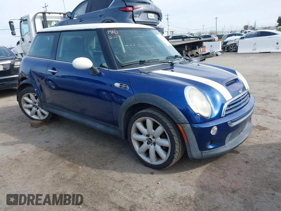 2003 MINI Hardtop S z VIN WMWRE33433TD72153, wystawiony jako IAAI lot #41601153 z przebiegiem 185 286 mil mil oraz . Historia ofert i sprzedaży dostępna na DreamBid. Obrazek 1.