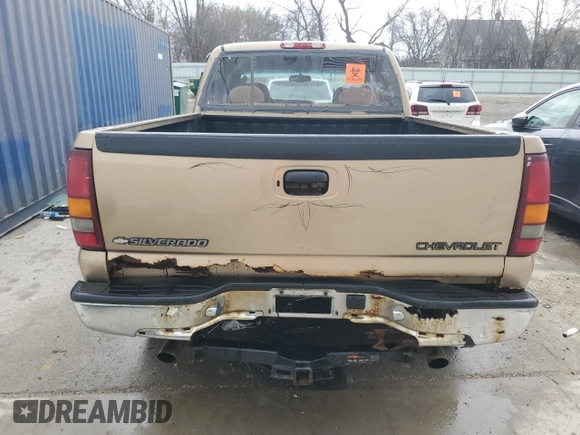 2000 Chevrolet Silverado 1500 LS with VIN 2GCEK19T3Y1318200, listed as a Copart auction lot 53911615 with 230,358 mi miles and Non Repairable. Bid and sale history available at carsss.com. Image 6.