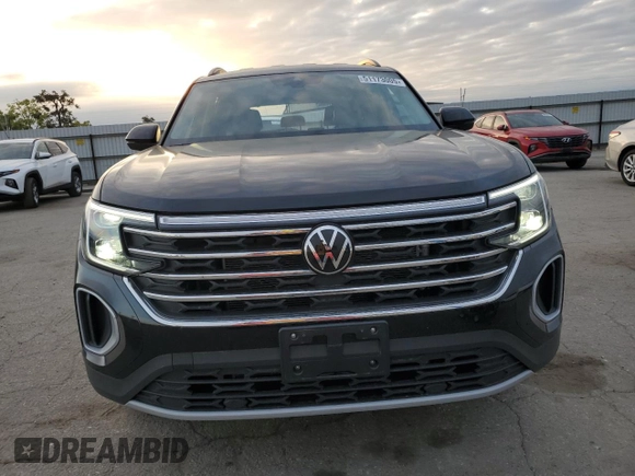2025 Volkswagen Atlas SE with VIN 1V2DR2CA8SC523693, listed as a Copart auction lot 51173005 with 3,988 mi miles and Salvage title. Bid and sale history available at DreamBid. Image 5.