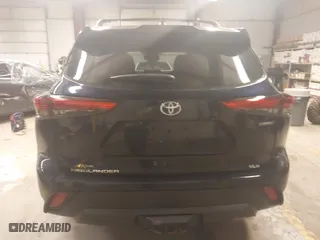 2023 Toyota Highlander Hybrid XLE with VIN 5TDKBRCH6PS118571, listed as a IAAI auction lot 41555440 with 31,712 mi miles. Bid and sale history available at carsss.com. Image 17.