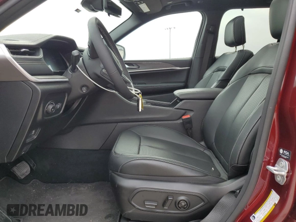 2025 Jeep Grand Cherokee Limited z VIN 1C4RJHBG2SC302582, wystawiony jako Copart lot #53575215 z przebiegiem 1 231 mil mil oraz Szkoda całkowita • Salvage title. Historia ofert i sprzedaży dostępna na DreamBid. Obrazek 7.