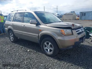 2008 Honda Pilot VP with VIN 5FNYF18228B005047, listed as a IAAI auction lot 41884691 with 260,166 mi miles. Bid and sale history available at carsss.com. Image 1.