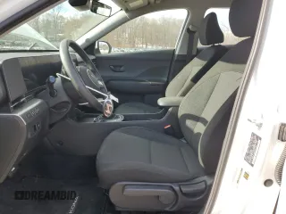 2025 Hyundai Kona SE with VIN KM8HACAB8SU221628, listed as a Copart auction lot 43034825 with 895 mi miles and Salvage Title. Bid and sale history available at carsss.com. Image 7.