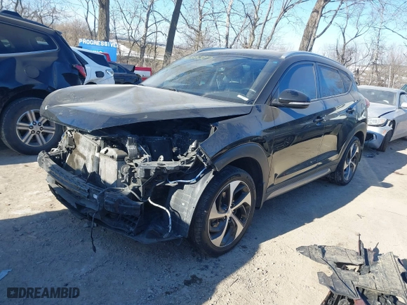 2017 Hyundai Tucson Value with VIN KM8J33A24HU343231, listed as a IAAI auction lot 41395327 with 133,017 mi miles. Bid and sale history available at carsss.com. Image 2.