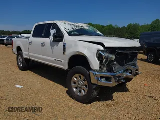 2017 Ford F-250 Lariat z VIN 1FT7W2BT6HEC29829, wystawiony jako IAAI lot #39307635 z przebiegiem 137 658 mil mil oraz . Historia ofert i sprzedaży dostępna na DreamBid. Obrazek 1.