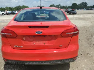 2017 Ford Focus SE z VIN 1FADP3F25HL339828, wystawiony jako Copart lot #61400925 z przebiegiem 69 806 mil mil oraz Szkoda całkowita • Salvage title. Historia ofert i sprzedaży dostępna na DreamBid. Obrazek 6.