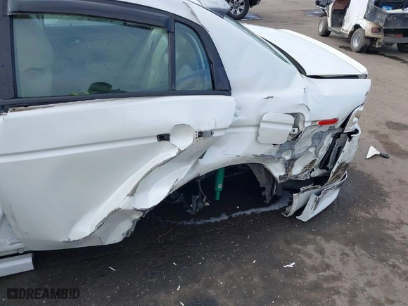 2005 Acura TL with VIN 19UUA66205A019354, listed as a IAAI auction lot 41730304 with 137269 miles. Bid and sale history available at carsss.com. Image 6.