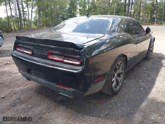 2015 Dodge Challenger R/T with VIN 2C3CDZAT6FH758979, listed as a IAAI auction lot 40291488 with 152,236 mi miles. Bid and sale history available at carsss.com. Image 4.