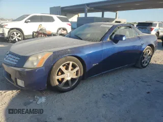 2004 Cadillac XLR z VIN 1G6YV34A245601818, wystawiony jako Copart lot #43579195 z przebiegiem 80 785 mil mil oraz Szkody całkowita. Historia ofert i sprzedaży dostępna na DreamBid. Obrazek 1.