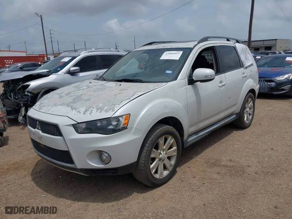 2013 Mitsubishi Outlander SE with VIN JA4AS3AW0DU003394, listed as a IAAI auction lot 42081015 with 80,413 mi miles. Bid and sale history available at carsss.com. Image 2.