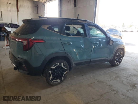 2024 Kia Seltos SX z VIN KNDETCA72R7563775, wystawiony jako Copart lot #48379655 z przebiegiem Nie podano mil oraz Szkoda całkowita • Salvage title. Historia ofert i sprzedaży dostępna na DreamBid. Obrazek 3.