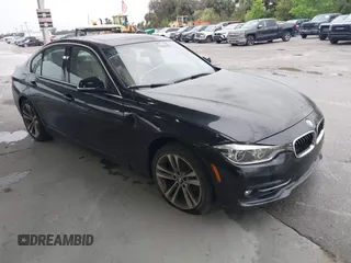 2017 BMW 3 Series 330i z VIN WBA8B9G54HNU50572, wystawiony jako IAAI lot #41643249 z przebiegiem 78 835 mil mil oraz . Historia ofert i sprzedaży dostępna na DreamBid. Obrazek 1.
