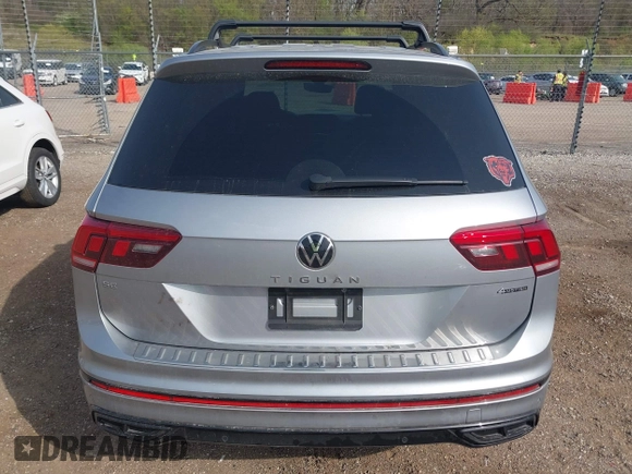 2022 Volkswagen Tiguan SE R-Line Black with VIN 3VV8B7AX7NM030703, listed as a IAAI auction lot 42135974 with 57,116 mi miles and . Bid and sale history available at DreamBid. Image 17.