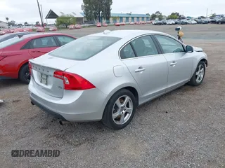 2012 Volvo S60 T5 with VIN YV1622FS8C2127445, listed as a IAAI auction lot 42408477 with 166,124 mi miles and . Bid and sale history available at DreamBid. Image 4.