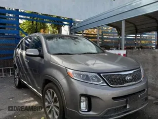 2015 Kia Sorento SX Limited with VIN 5XYKW4A79FG614218, listed as a Copart auction lot 83112614 with 161,345 mi miles and Clean Title. Bid and sale history available at carsss.com. Image 1.