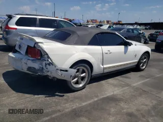 2006 Ford Mustang Standard z VIN 1ZVHT84N665237941, wystawiony jako Copart lot #55253585 z przebiegiem 171 923 mil mil oraz Szkoda całkowita • Salvage title. Historia ofert i sprzedaży dostępna na DreamBid. Obrazek 3.