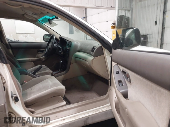 2001 Subaru Legacy Outback with VIN 4S3BH675717627146, listed as a IAAI auction lot 42235300 with 180,986 mi miles and . Bid and sale history available at DreamBid. Image 5.