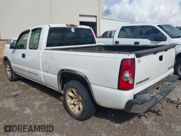 2005 Chevrolet Silverado 1500 LS with VIN 2GCEC19V351134806, listed as a IAAI auction lot 42181734 with 239,444 mi miles and . Bid and sale history available at DreamBid. Image 3.