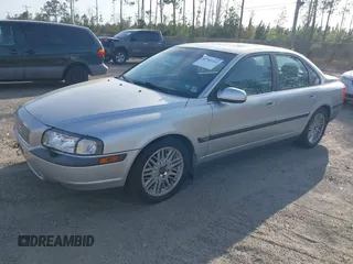 2000 Volvo S80 with VIN YV1TS90D4Y1126795, listed as a IAAI auction lot 41702262 with 116,955 mi miles. Bid and sale history available at carsss.com. Image 2.