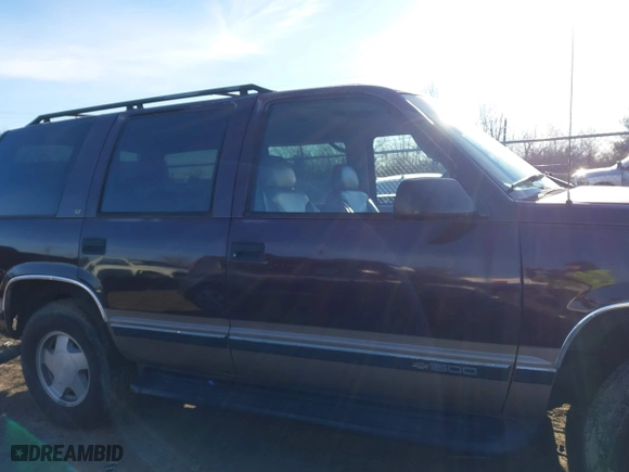 1996 Chevrolet Tahoe with VIN 1GNEK13R9TJ336722, listed as a IAAI auction lot 41576273 with 163,609 mi miles. Bid and sale history available at carsss.com. Image 14.