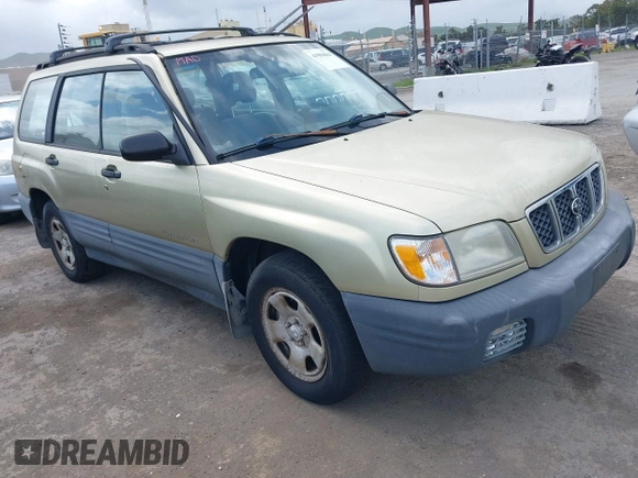 2001 Subaru Forester L with VIN JF1SF63511G703834, listed as a IAAI auction lot 41904604 with 137,225 mi miles. Bid and sale history available at carsss.com. Image 1.