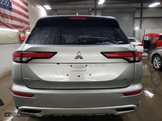 2024 Mitsubishi Outlander SE with VIN JA4J4VA82RZ088952, listed as a Copart auction lot 49170785 with 6,773 mi miles and Non Repairable. Bid and sale history available at carsss.com. Image 6.
