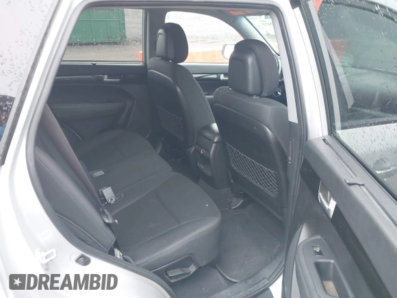 2015 Kia Sorento LX with VIN 5XYKTDA68FG582720, listed as a IAAI auction lot 41872473 with 242,994 mi miles. Bid and sale history available at carsss.com. Image 8.