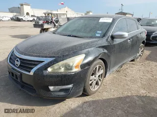 2013 Nissan Altima 2.5 SV with VIN 1N4AL3APXDN489580, listed as a IAAI auction lot 41858841 with 185,950 mi miles. Bid and sale history available at carsss.com. Image 2.