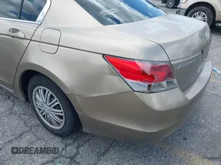 2008 Honda Accord LX z VIN JHMCP26318C025410, wystawiony jako IAAI lot #42244352 z przebiegiem 187 929 mil mil oraz . Historia ofert i sprzedaży dostępna na DreamBid. Obrazek 17.