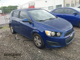 2012 Chevrolet Sonic LT z VIN 1G1JC6SH4C4207465, wystawiony jako IAAI lot #42305717 z przebiegiem 118 858 mil mil oraz . Historia ofert i sprzedaży dostępna na DreamBid. Obrazek 1.