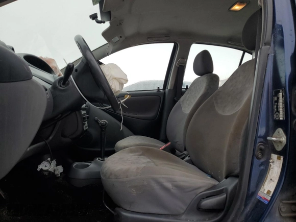 2005 Toyota ECHO with VIN JTDBT123050383622, listed as a Copart auction lot 82329454 with 401,377 mi miles and Salvage Title. Bid and sale history available at carsss.com. Image 7.