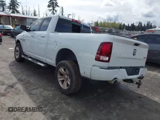 2016 Ram 1500 Sport z VIN 1C6RR7HT1GS341479, wystawiony jako IAAI lot #41943001 z przebiegiem 127 115 mil mil oraz . Historia ofert i sprzedaży dostępna na DreamBid. Obrazek 3.