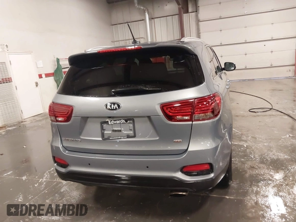 2020 Kia Sorento LX with VIN 5XYPGDA32LG663708, listed as a IAAI auction lot 41172341 with 61,729 mi miles. Bid and sale history available at carsss.com. Image 16.