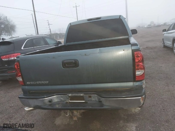 2007 Chevrolet Silverado 1500 Classic LS with VIN 2GCEC13V371115040, listed as a IAAI auction lot 41401852 with 288,433 mi miles. Bid and sale history available at carsss.com. Image 16.