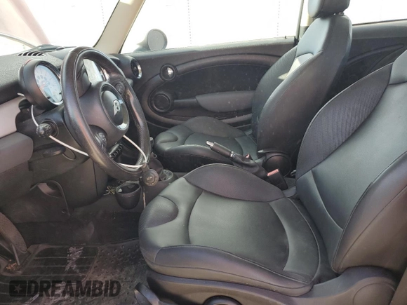 2011 MINI Hardtop with VIN WMWSU3C57BTX96797, listed as a Copart auction lot 55883115 with 176,143 mi miles and Clean Title. Bid and sale history available at DreamBid. Image 7.