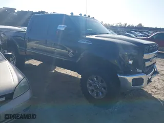 2015 Ford Super Duty F-250 SRW Lariat with VIN 1FT7W2BT8FEA44274, listed as a IAAI auction lot 40736329 with 324,184 mi miles. Bid and sale history available at carsss.com. Image 1.