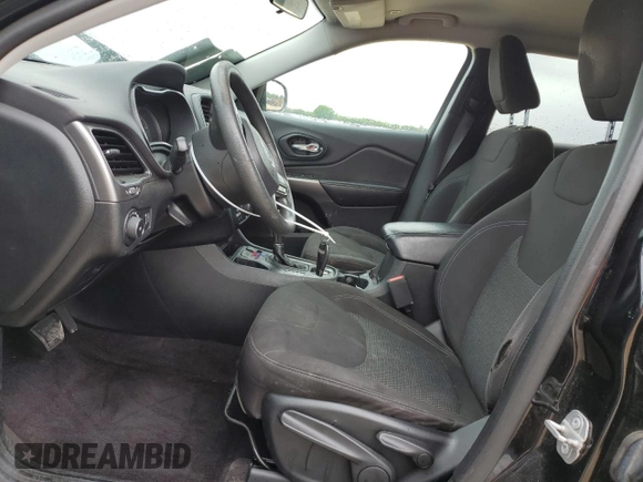 2019 Jeep Cherokee Latitude z VIN 1C4PJLCBXKD149943, wystawiony jako Copart lot #54366825 z przebiegiem 137 269 mil mil oraz Szkoda całkowita • Salvage title. Historia ofert i sprzedaży dostępna na DreamBid. Obrazek 7.