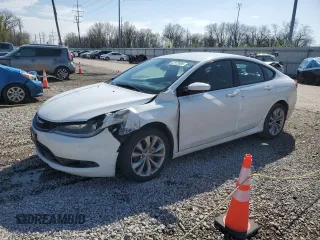 2015 Chrysler 200 S with VIN 1C3CCCBBXFN723732, listed as a Copart auction lot 52122905 with 185,185 mi miles and Salvage Title. Bid and sale history available at carsss.com. Image 1.