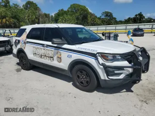 2017 Ford Police Interceptor Utility with VIN 1FM5K8ARXHGD57504, listed as a Copart auction lot 43418635 with 77,730 mi miles and Salvage Title. Bid and sale history available at carsss.com. Image 4.