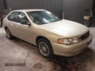 1999 Nissan Altima XE z VIN 1N4DL01D7XC268634, wystawiony jako IAAI lot #42420632 z przebiegiem 91 412 mil mil oraz . Historia ofert i sprzedaży dostępna na DreamBid. Obrazek 1.